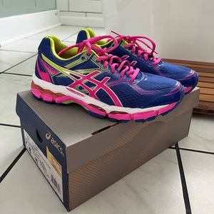 NWT ASICS running shoes brand new in box!!